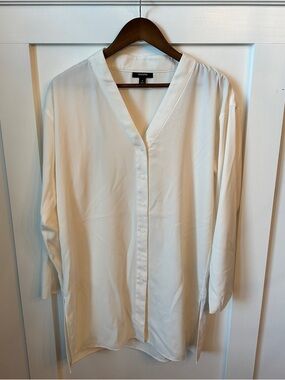 Alfani Cream V-Neck Button Front Blouse